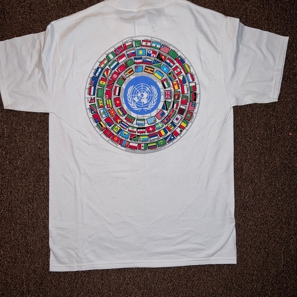 Nwot International UN T shirt great anytime, especially now during World 🌎 Cup - Picture 3 of 4